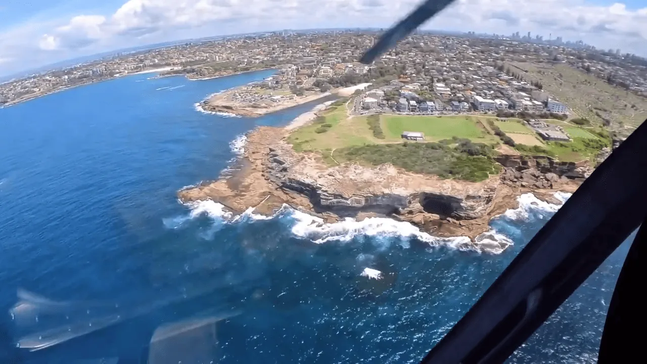 Dalla città all’oceano durante il volo in elicottero su Sidney nel Giro del Mondo Costa Deliziosa